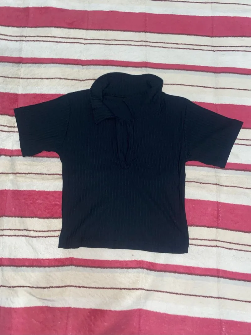 Croptop Hitam  photo 1