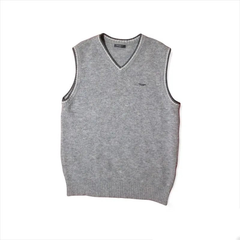 Grey vest photo 1