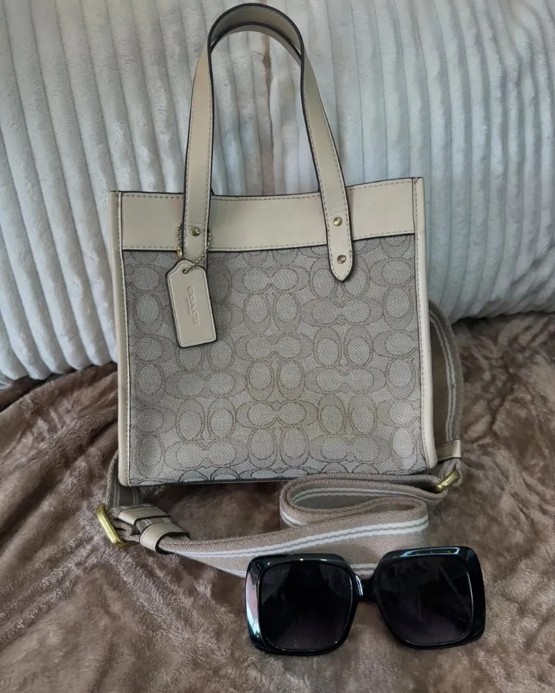 Coach Field Tote photo 1
