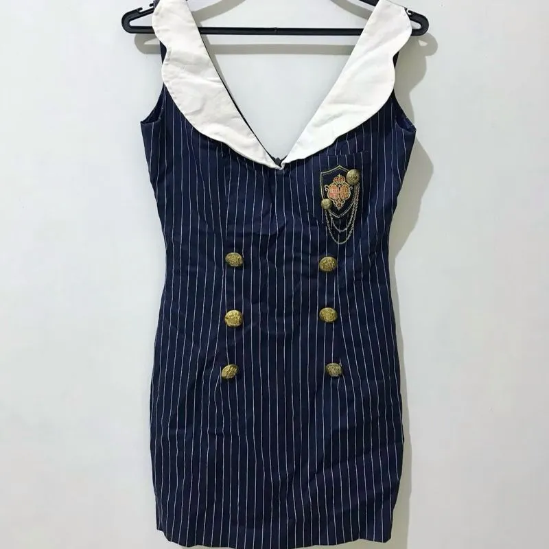 short dress  photo 1