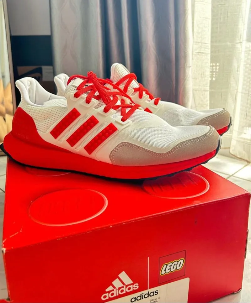 Adidas ultrabosst DNA x Lego collo photo 1