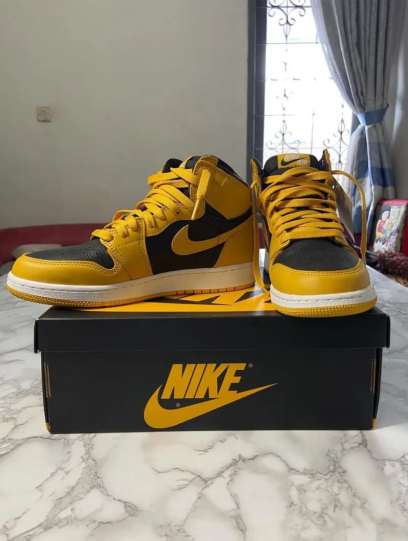 Nike Vintage Sportswear Sneakers Pria yellow black photo 1