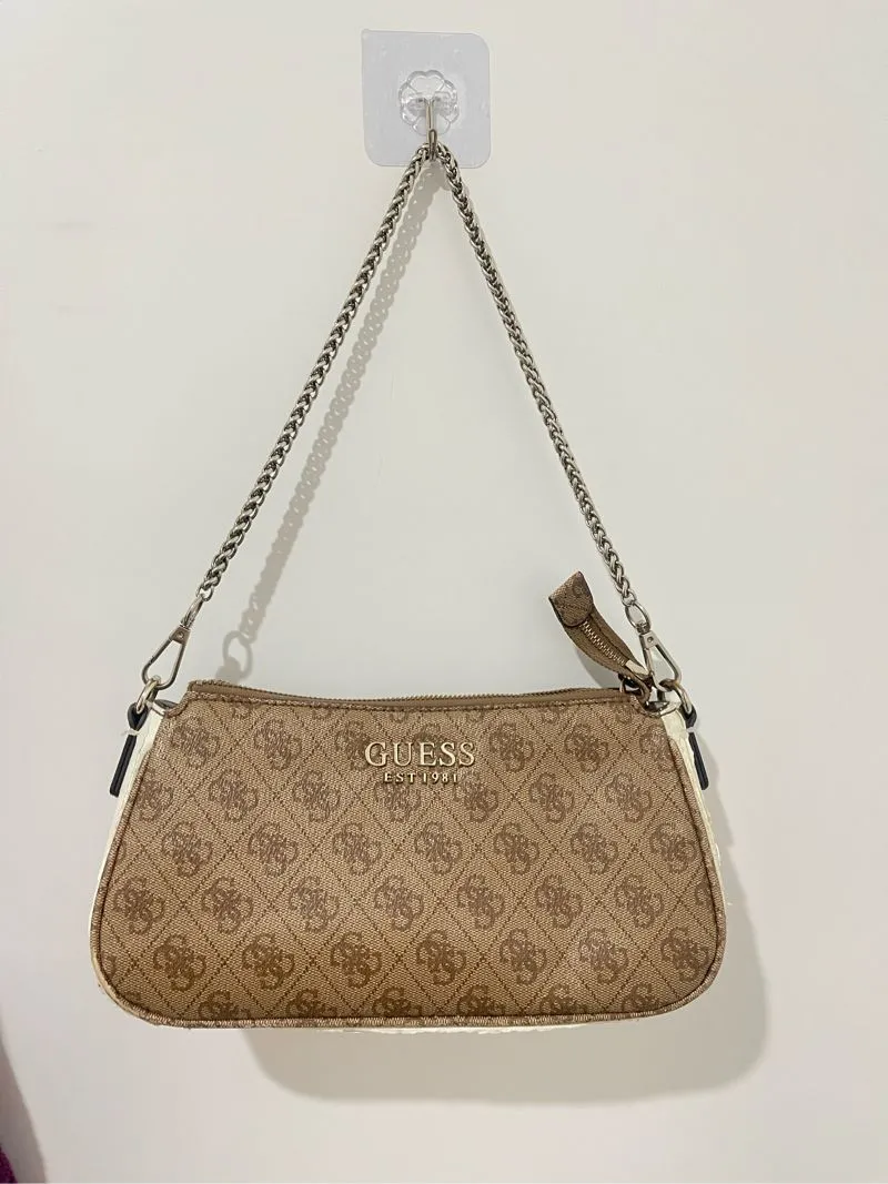 Guess bag photo 1