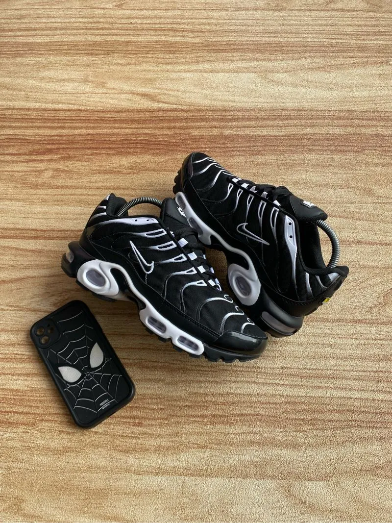Nike Casual Sneakers Pria white black photo 1