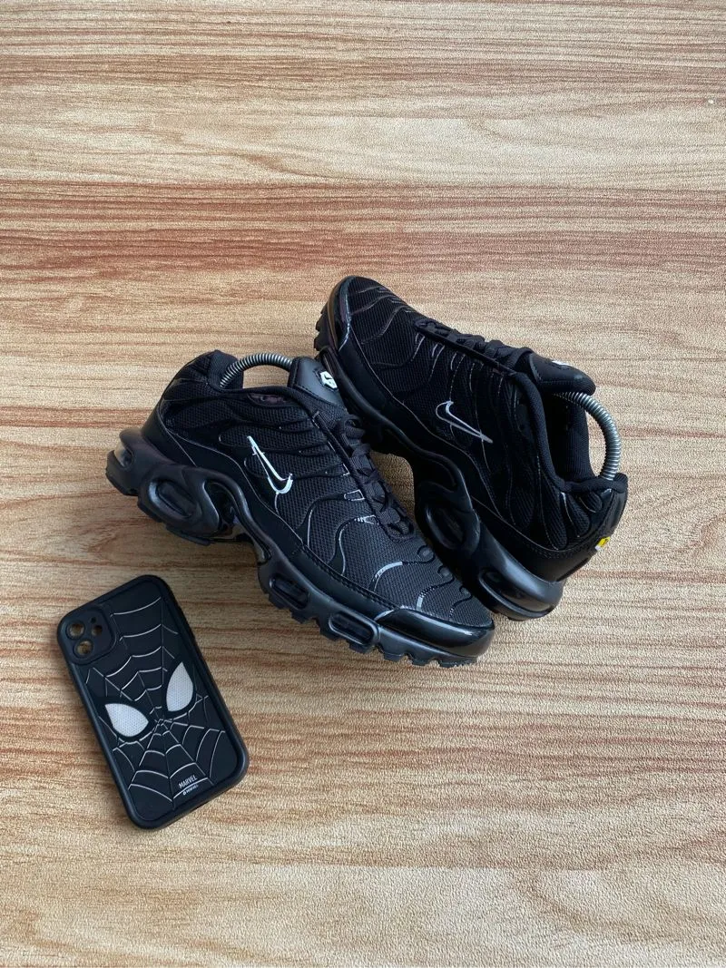 Nike Casual Sneakers Pria black photo 1