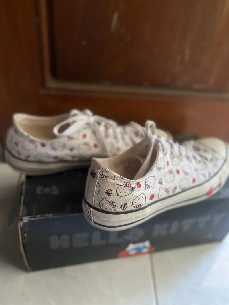 converse x hello kitty photo 1