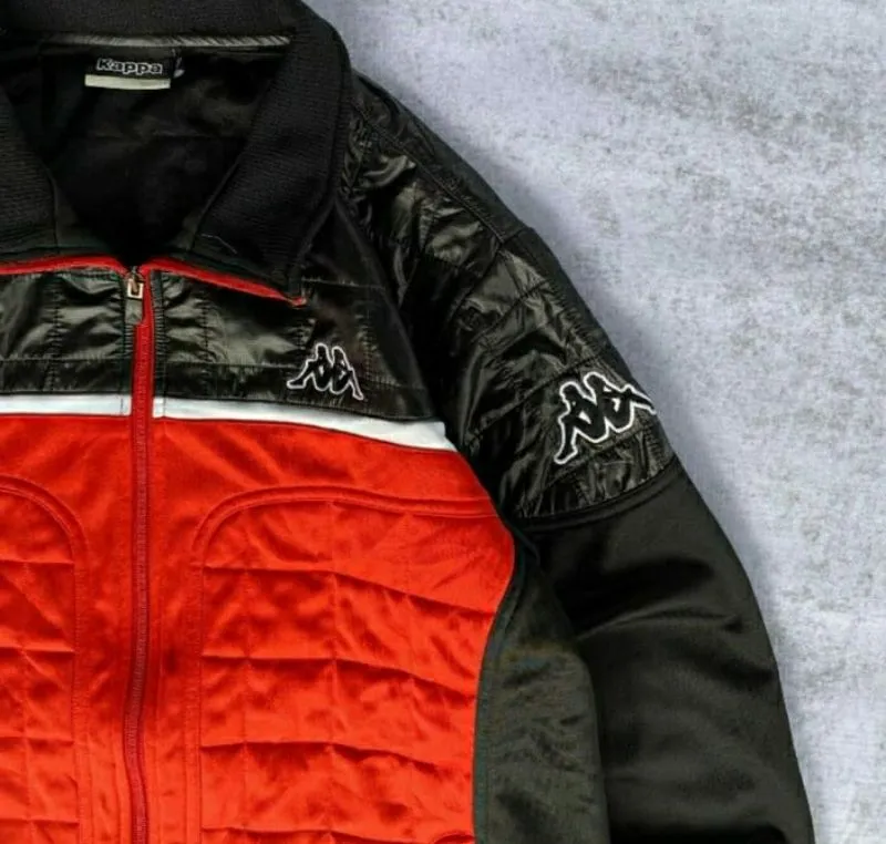 Jaket Kappa Vintage Merah Hitam – Streetwear Look photo 1