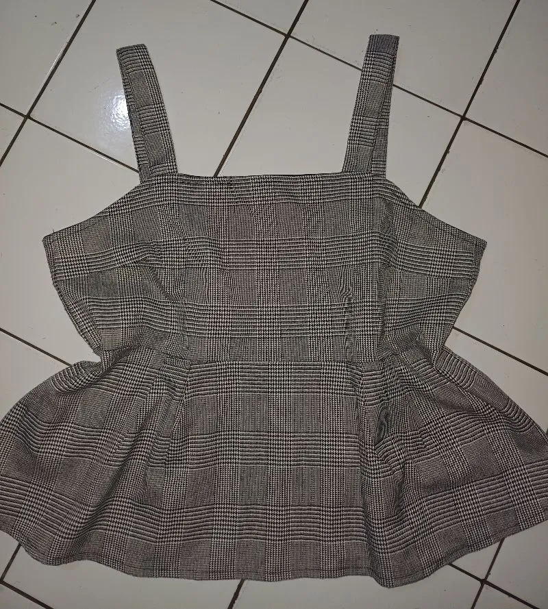 Tank Top Motif Garis photo 1