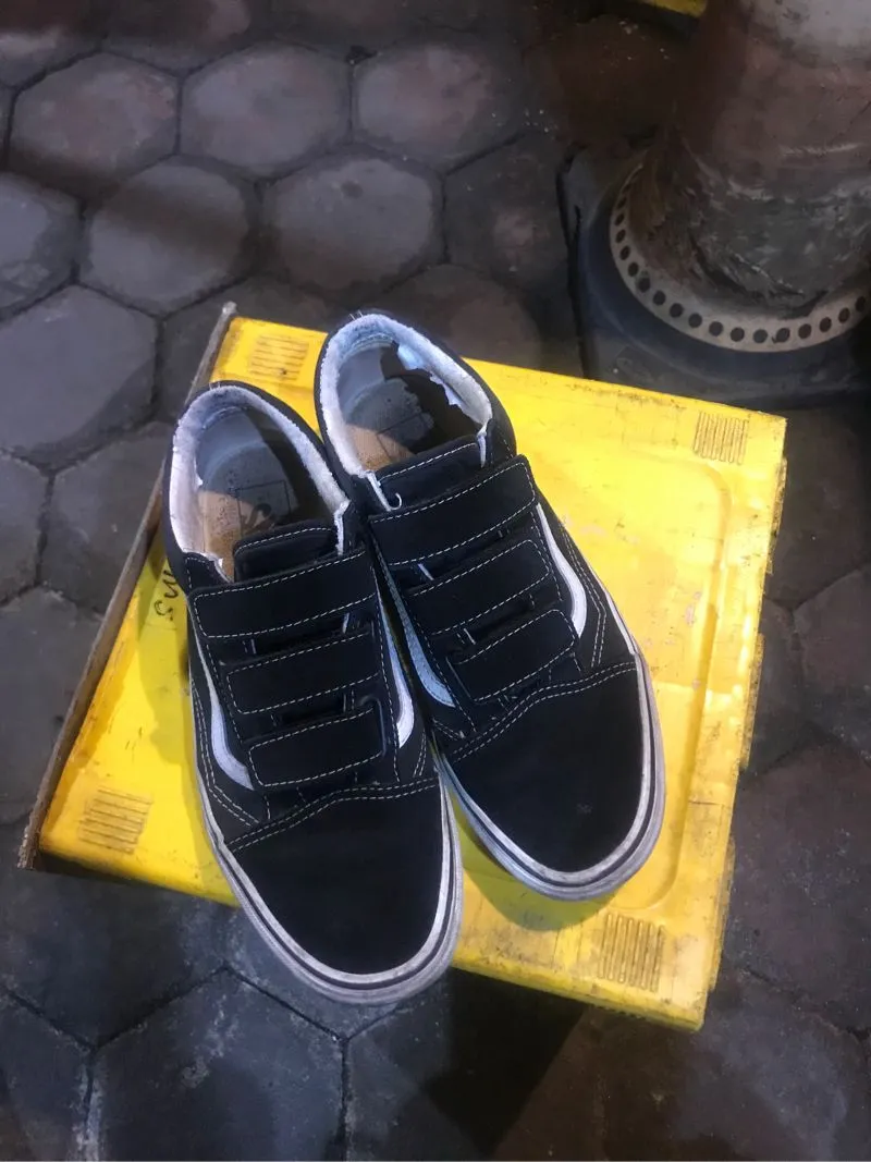 Vans velcro BW clasic Preloved