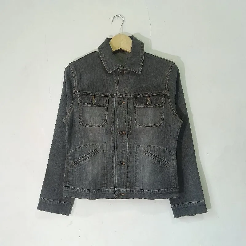 Person's Flip Wear Denim Jacket photo 1