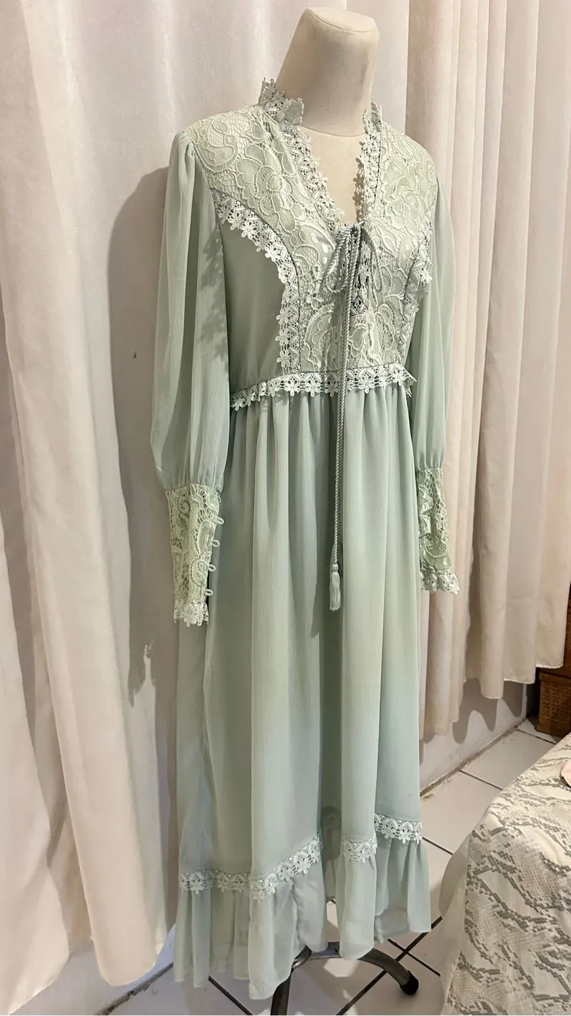 H&M Vitage Dress Hijau Pastel  photo 1