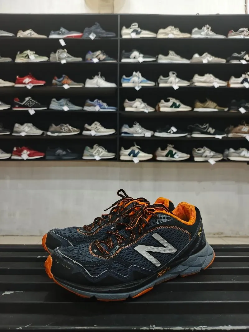 NB 910 v2 TRAIL SHOES photo 1