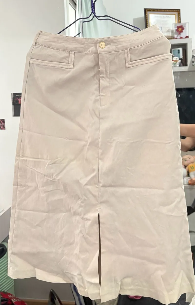 Midi skirt with slit (fit to M) photo 1