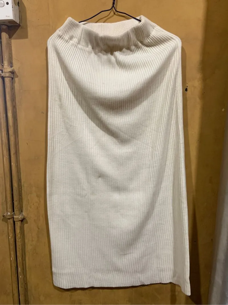 rok rajut broken white wanita photo 1