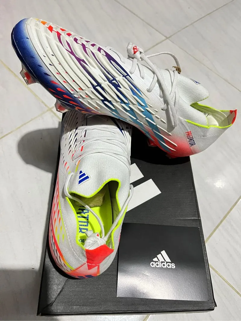 Sepatu Adidas Predator Edge