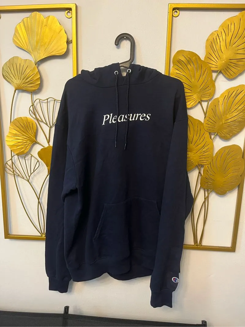 HOODIE PLEASURES X CHAMPIONS  photo 1