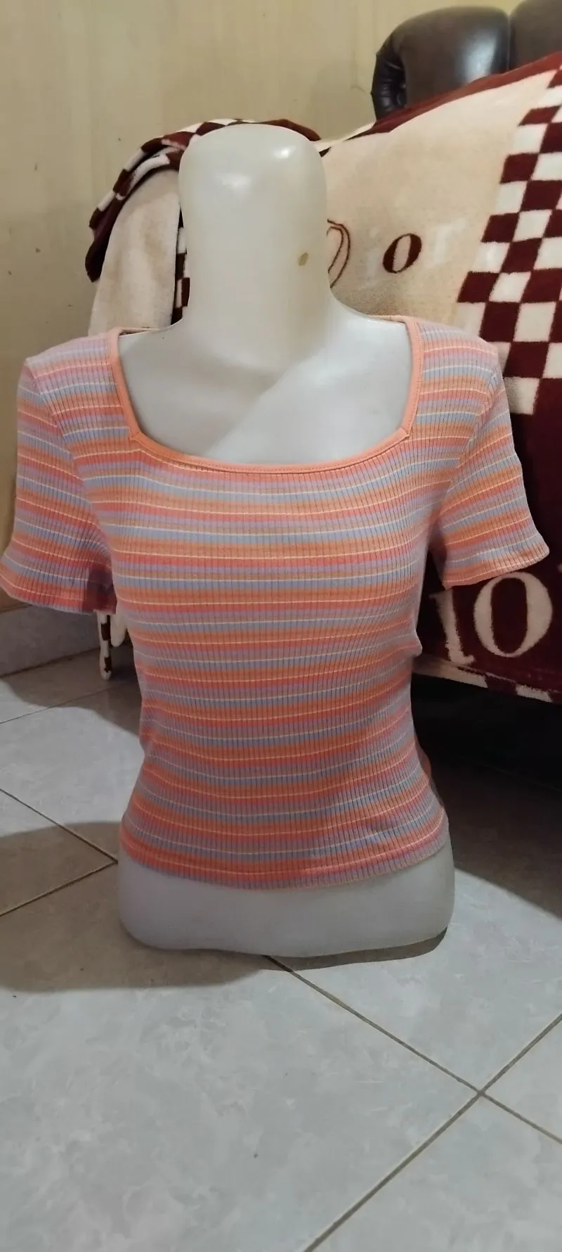 Tops no brand photo 1