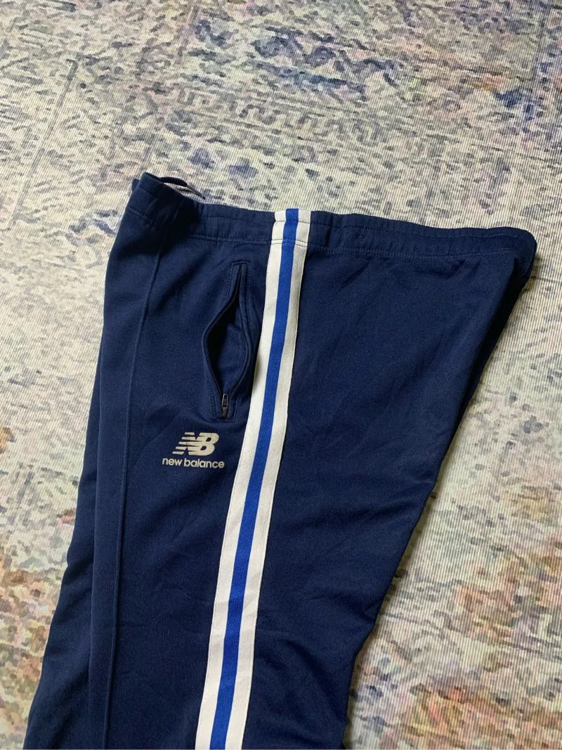 TRACK PANTS NEW BALANCE STRIPE Preloved