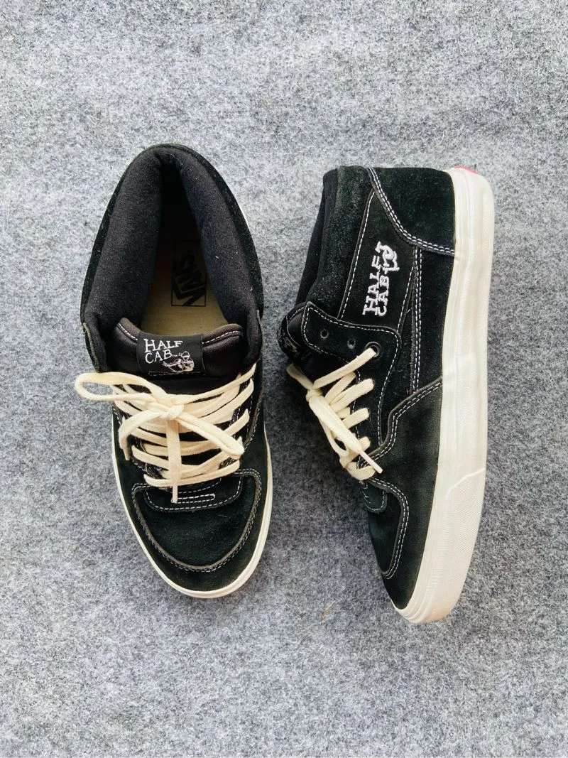 Vans Halfcab mid photo 1