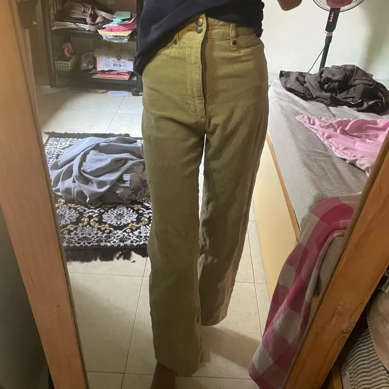 Green corduroy pants photo 1