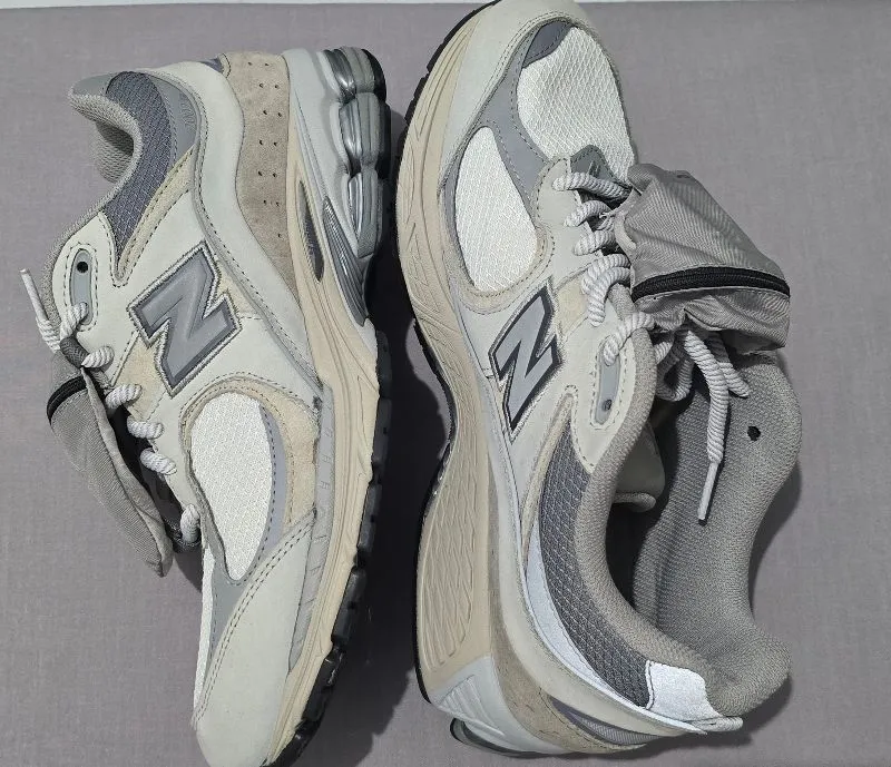 Sepatu New Balance NB 2002R With Stow Pockets photo 1