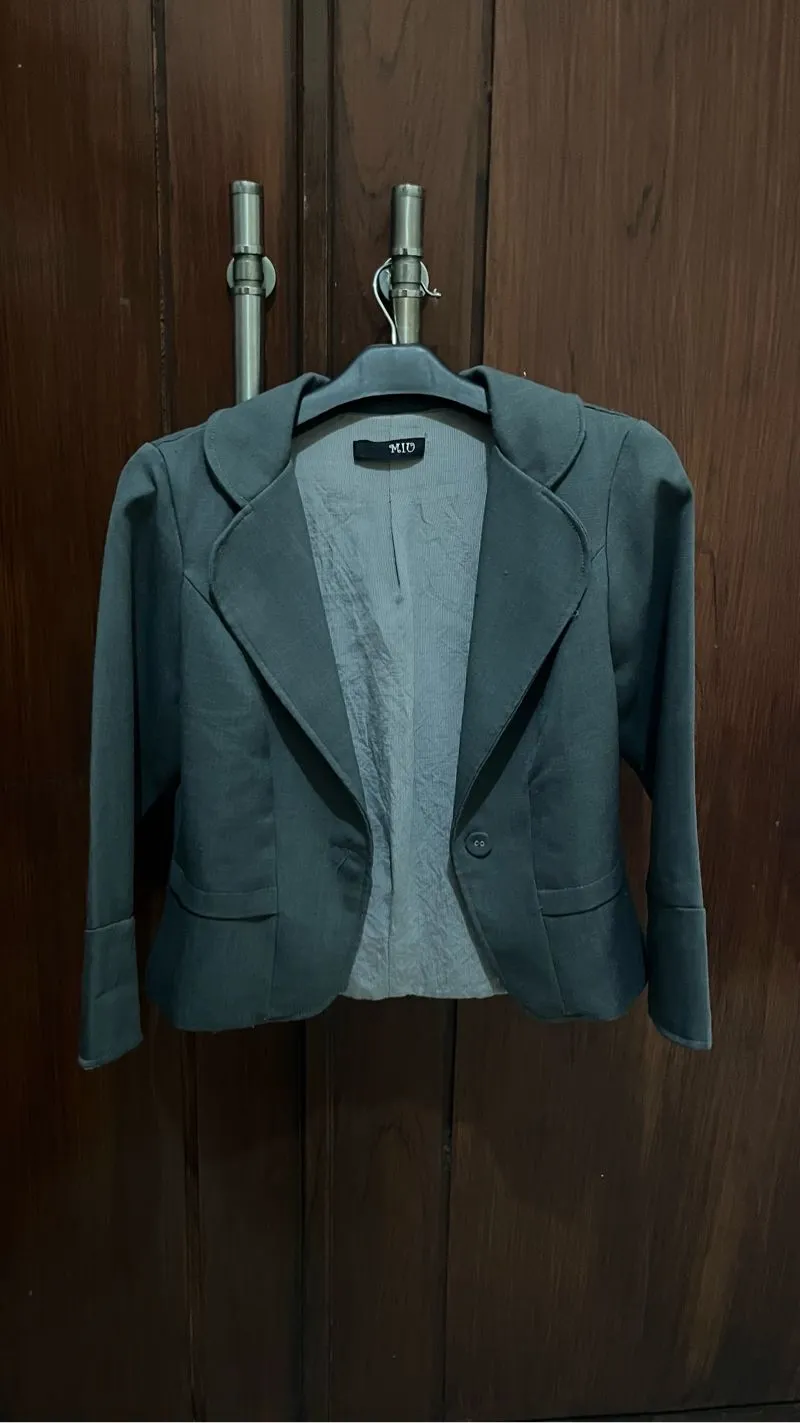blazer abu photo 1