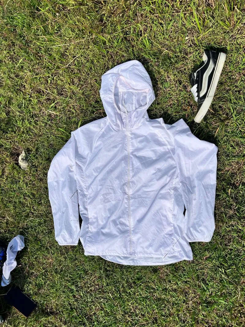 Uniqlo Gorpcore Windbreaker Pria white photo 1