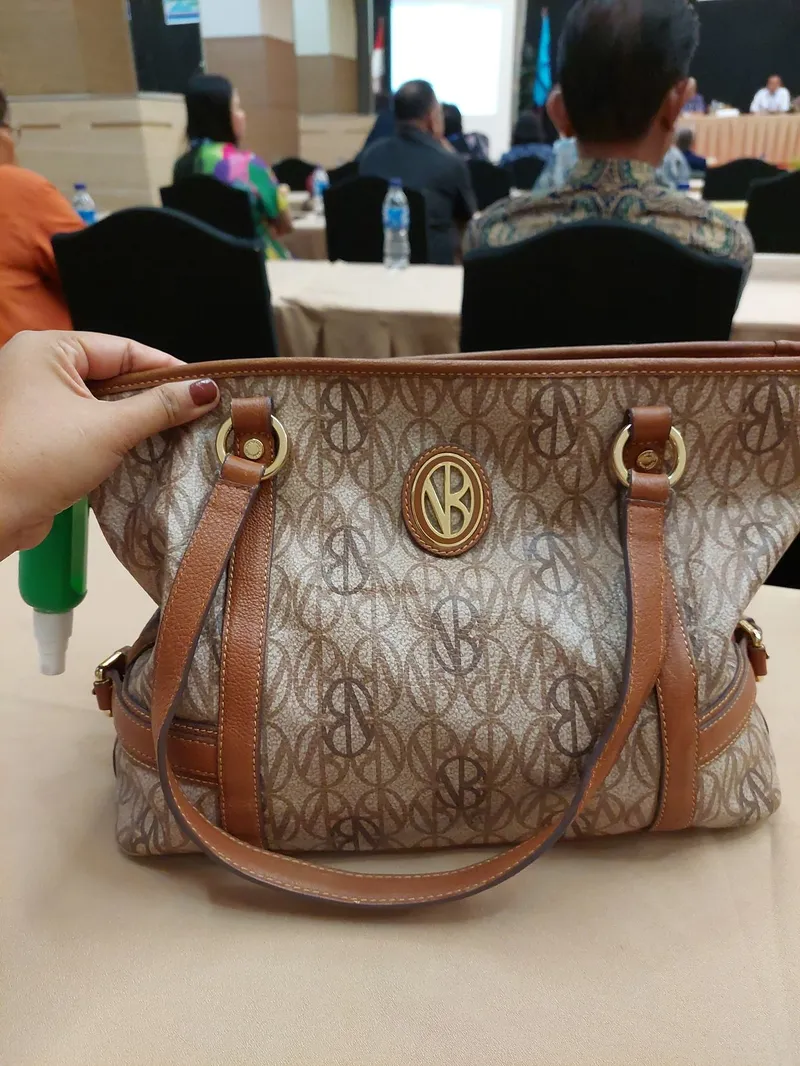 VINCIS BENCH Tote bag berjiper. Kulit photo 1
