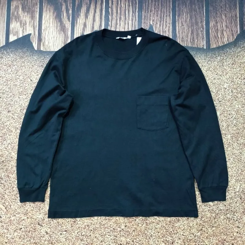 kaos panjang hitam polos pria UNIQLO U long sleeve pocket  photo 1