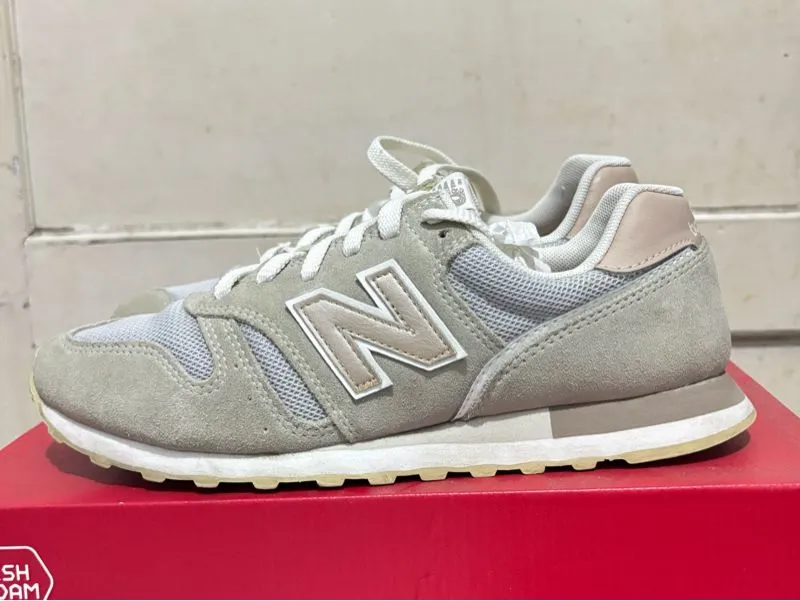 New Balance 373  Size 40 Neutral Tone photo 1