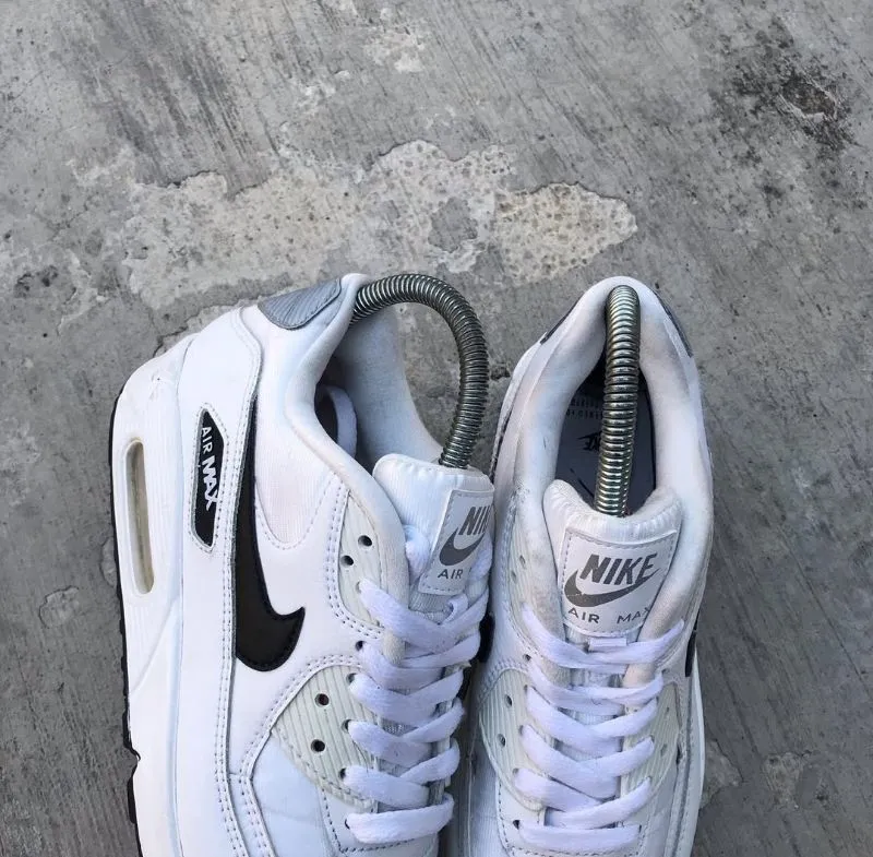 white air max black tick