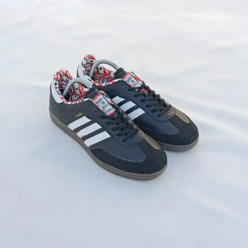 Adidas Streetwear Casual Sneakers Pria black photo 1