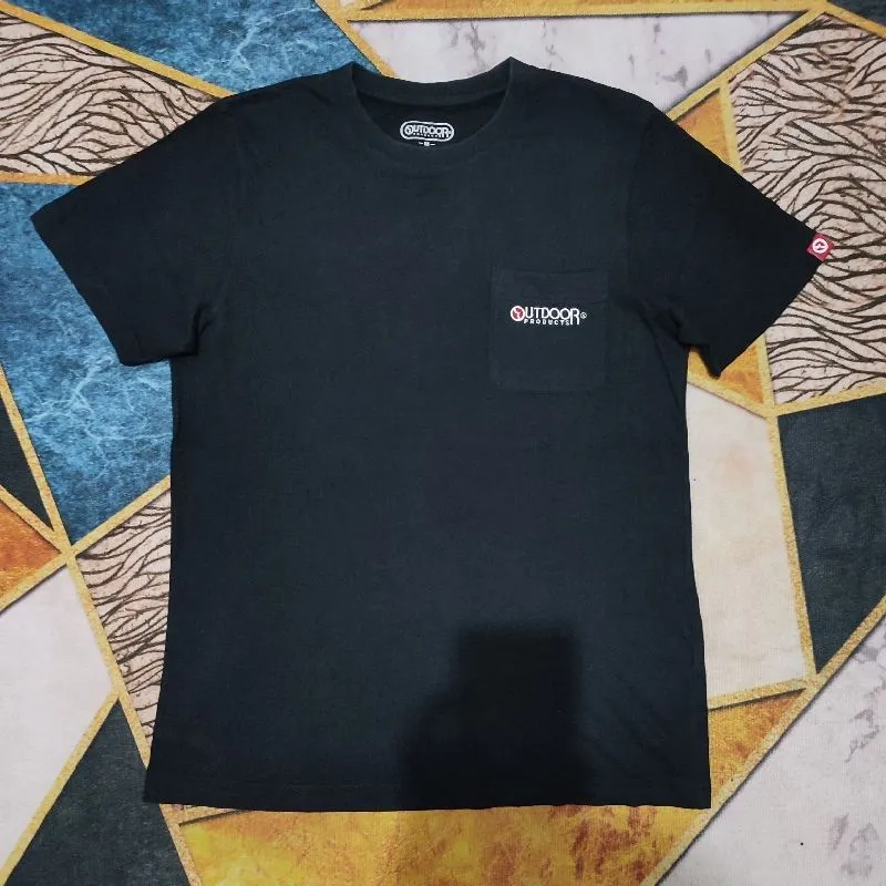 T-Shirt Outdoor photo 1