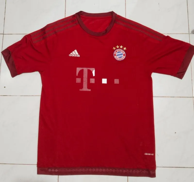 Jersey Bayern Munchen 2015-2016 photo 1