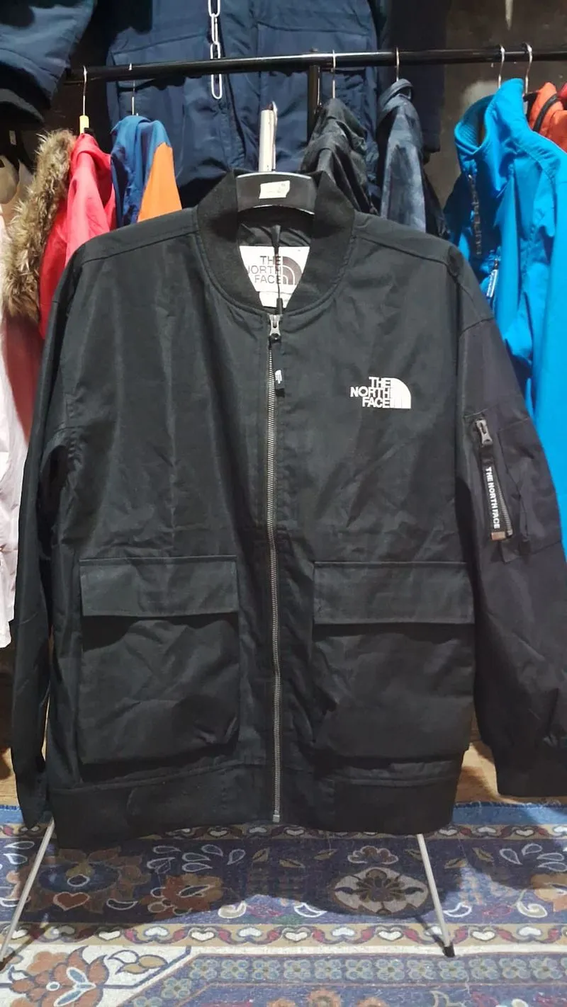 The North Face Streetwear Casual Bomber jacket Pria black photo 1