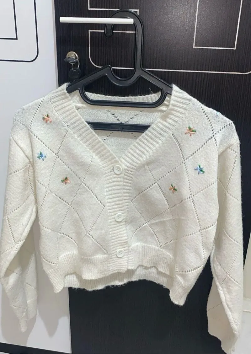 Cardigan Crop Wanita photo 1