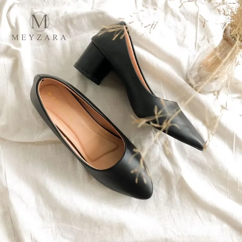 Clara sepatu high heels

(Brand meyzara) photo 1