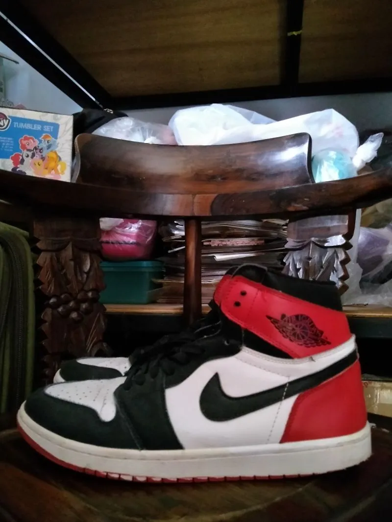 Nike Air Jordan 1 High Red White photo 1