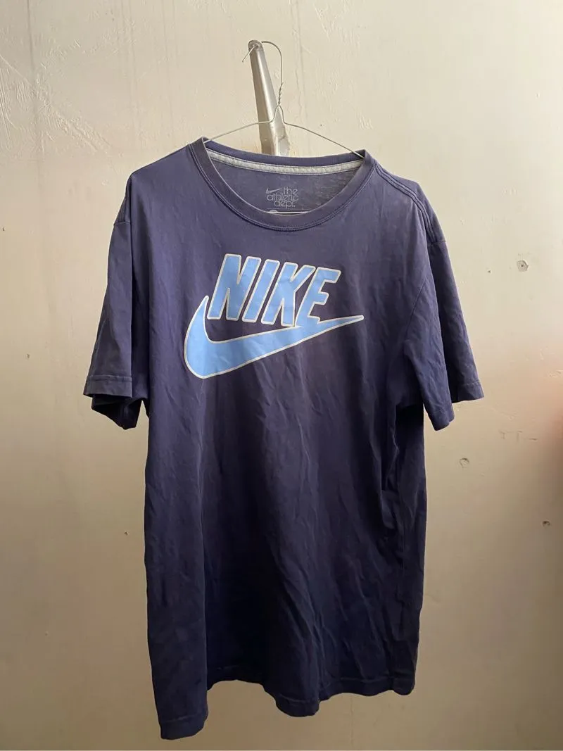 NIKE vintage T-shirt big logo photo 1