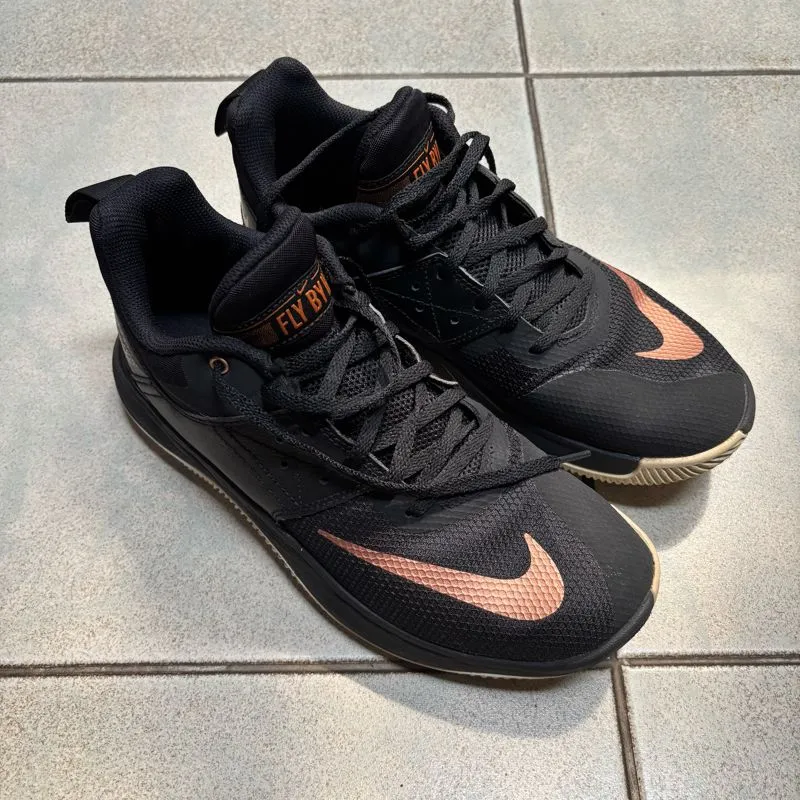 NIKE FLY BY II Low photo 1