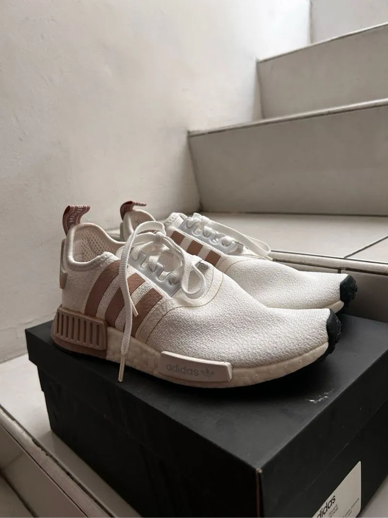 ADIDAS NMD R1 W photo 1