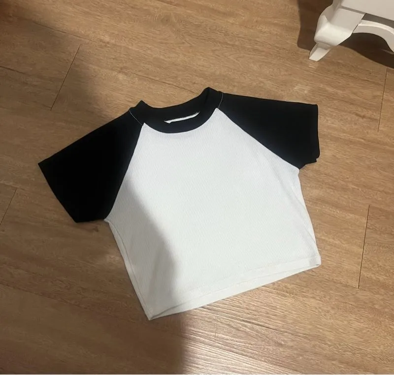 Black n white Crop Top photo 1