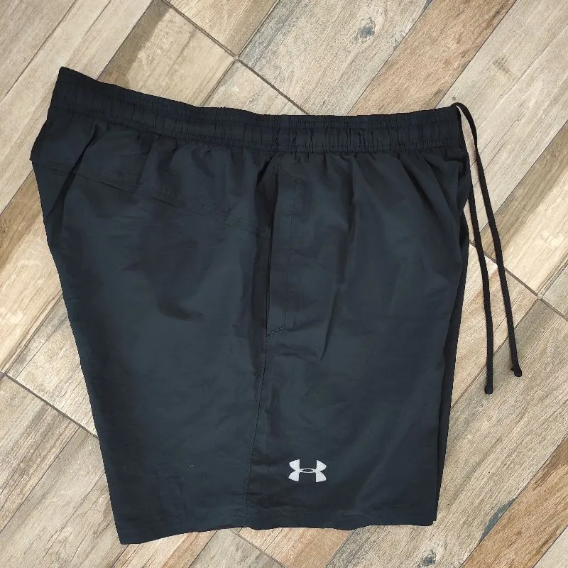 Under armour UA celana pendek size XL photo 1