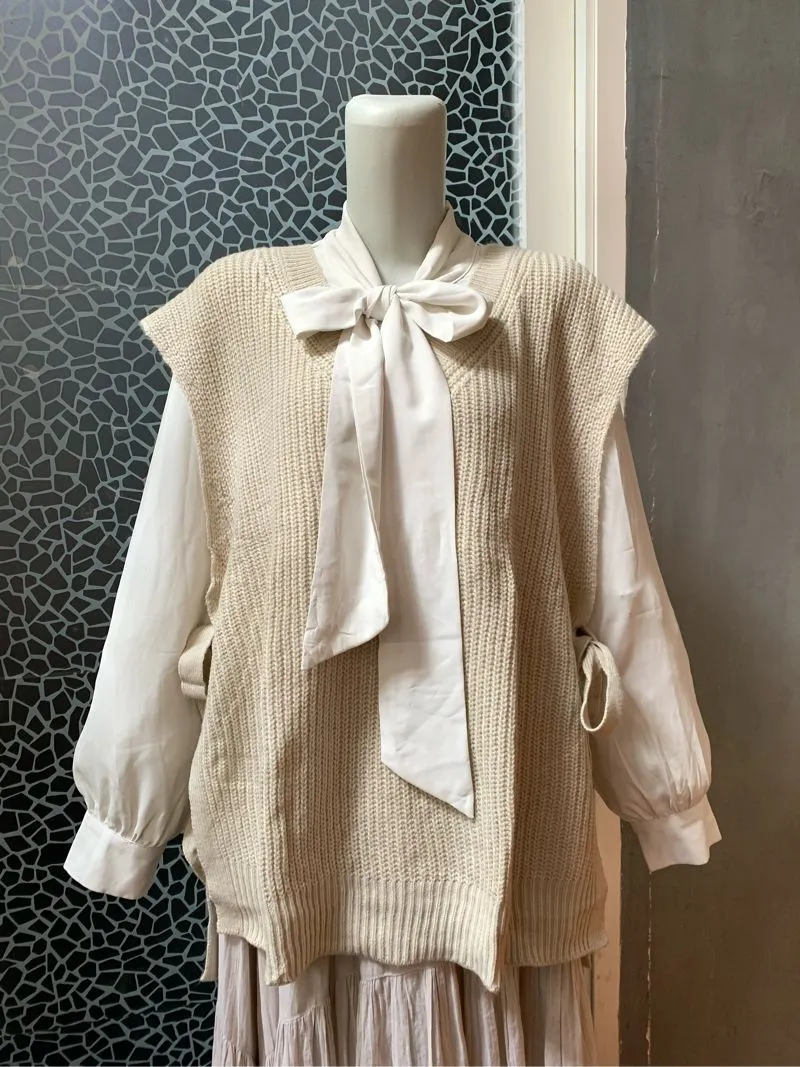 Oneset “Uniqlo “ vest coksu tapi samping + kemeja putih  photo 1