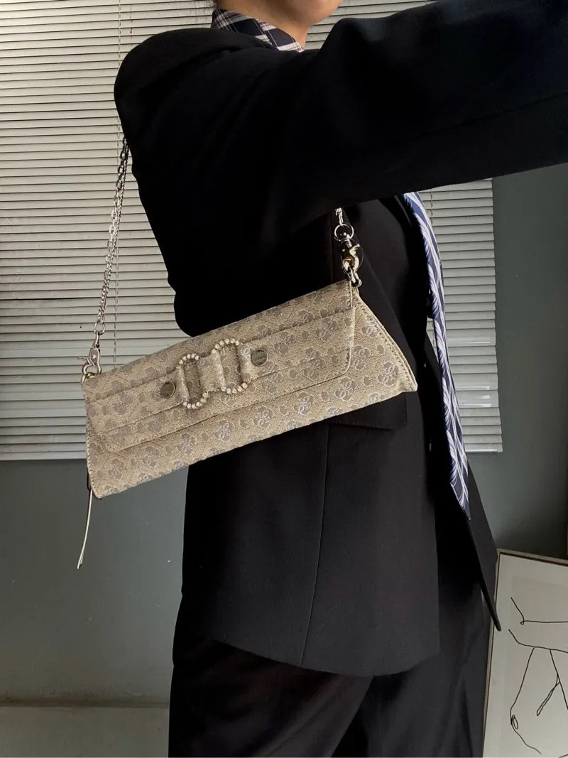 GUESS NEW!!!! photo 1