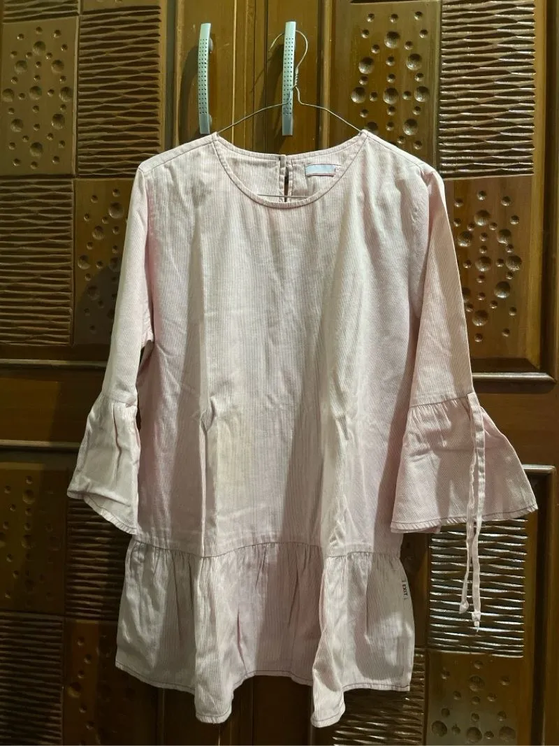 blouse exit photo 1
