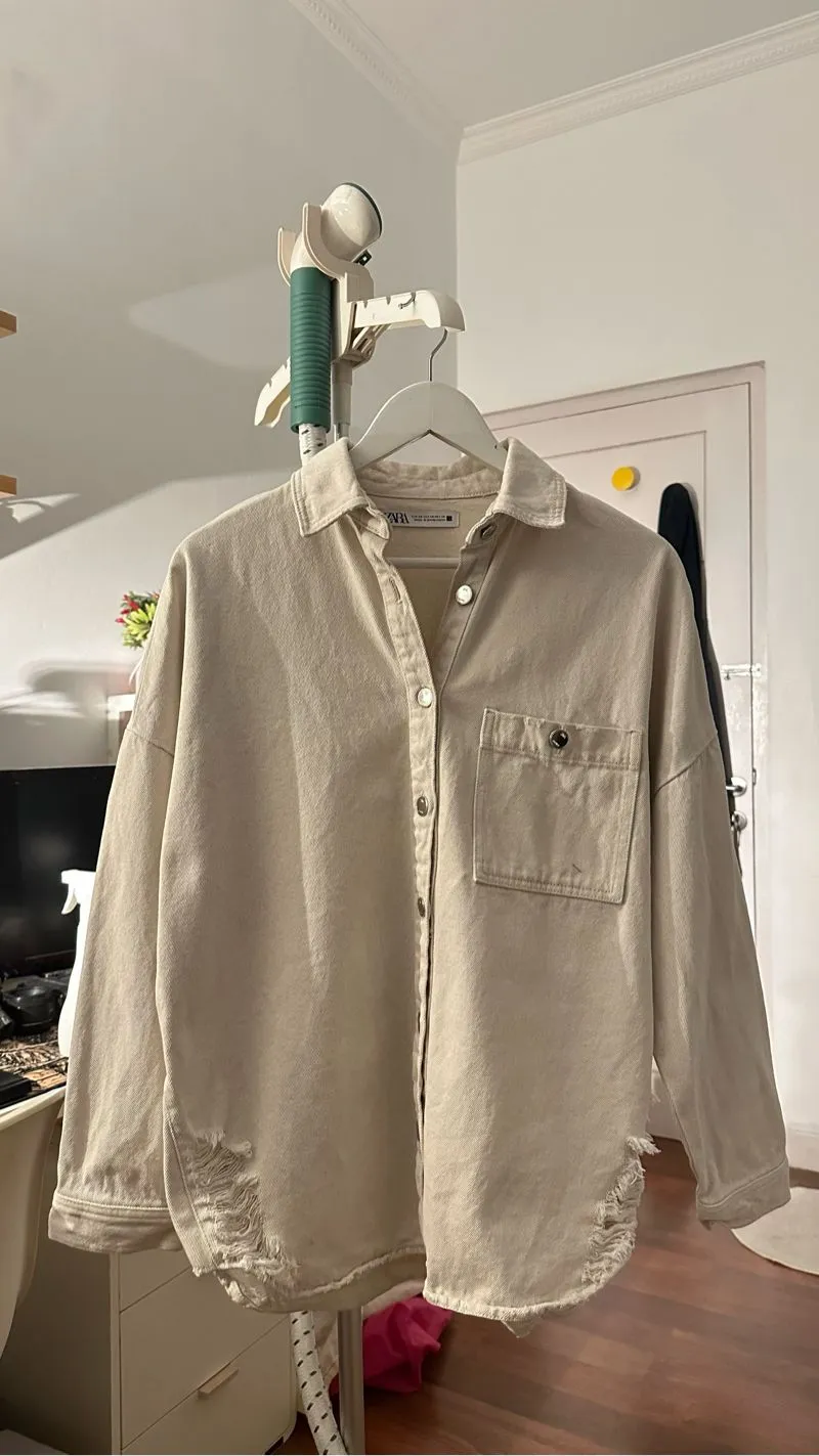 Ripped Denim Jacket Zara photo 1