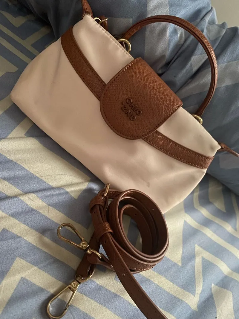 Cross body bag by chio’2nd photo 1