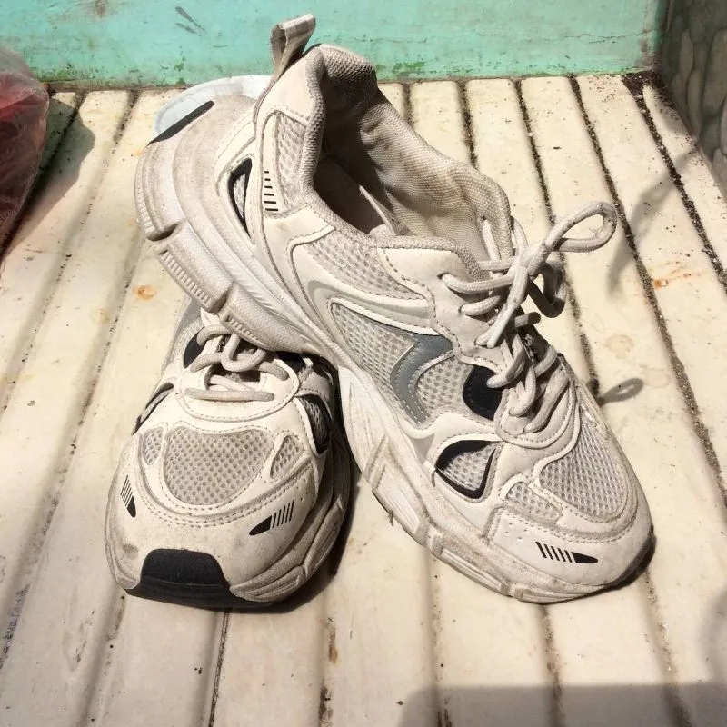 sepatu putih skena photo 1