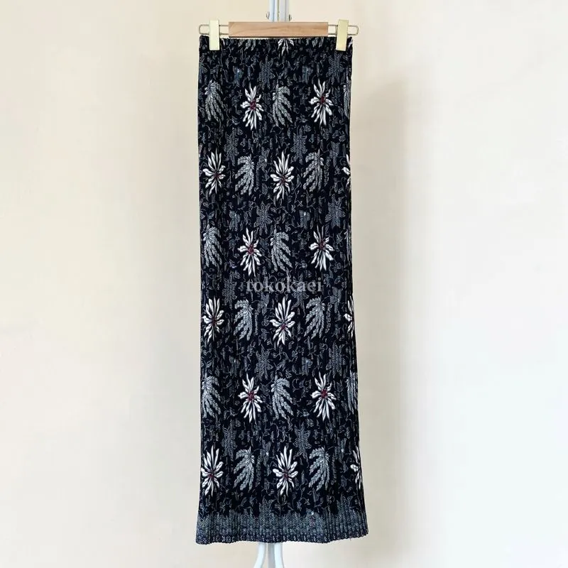 Floral Batik Pleated Skirt  photo 1